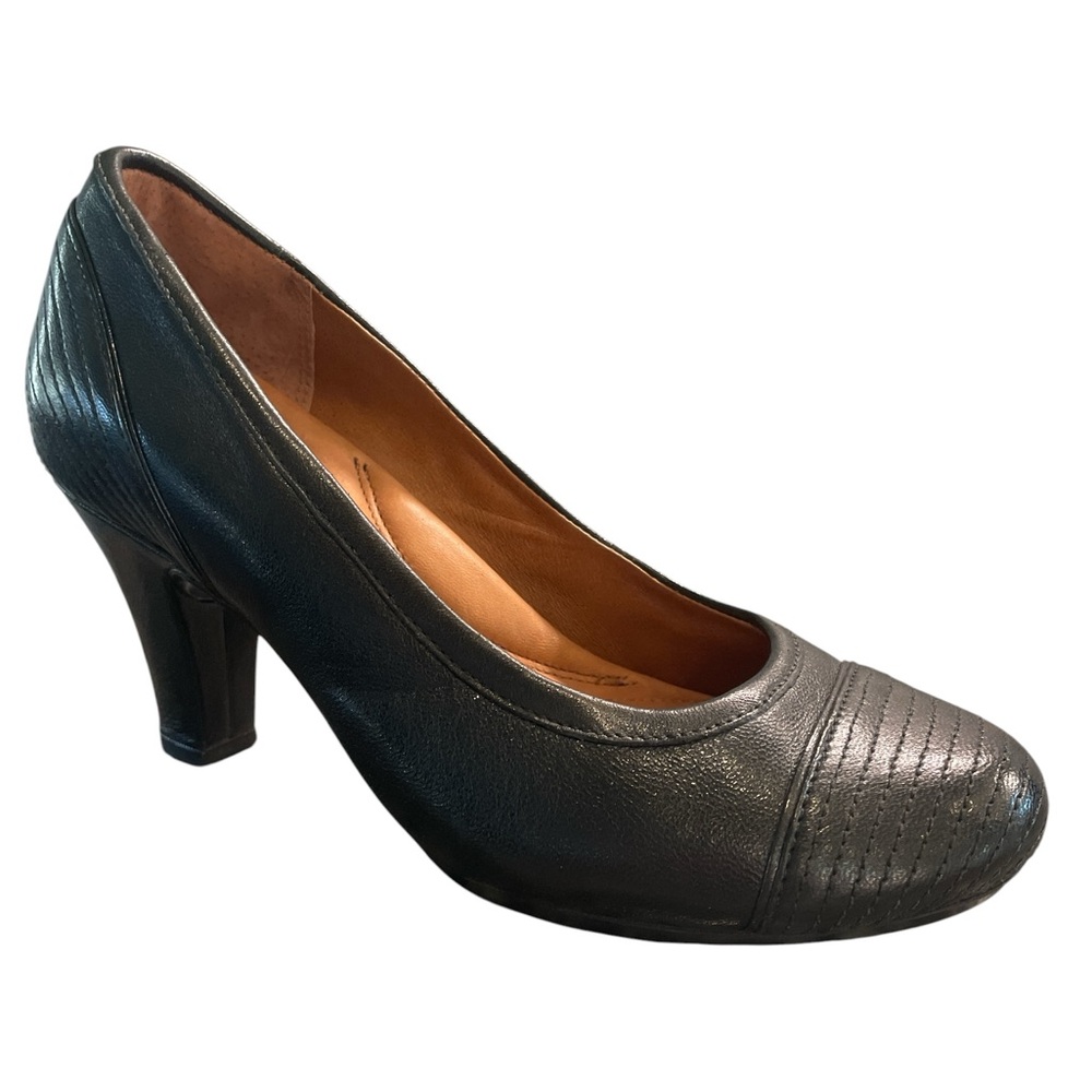 Clarks Artisan Black Leather Heels Size 5M